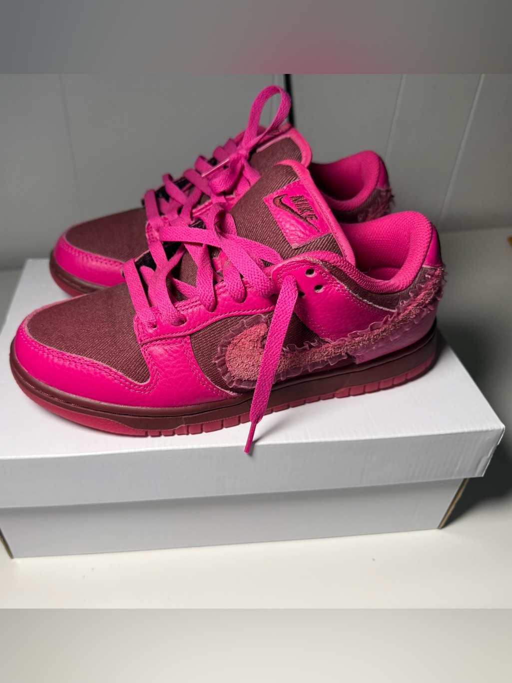 Nike Dunk Low Valentine's Day Pink Women’s Size 7